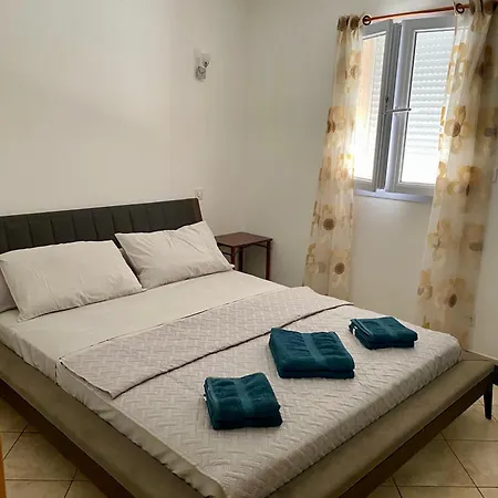 Maison Pres De Coti-chiavari *